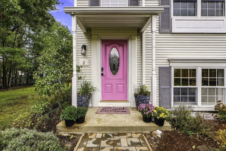 Property Photo:  8 Thompson Cir  MA 02360 