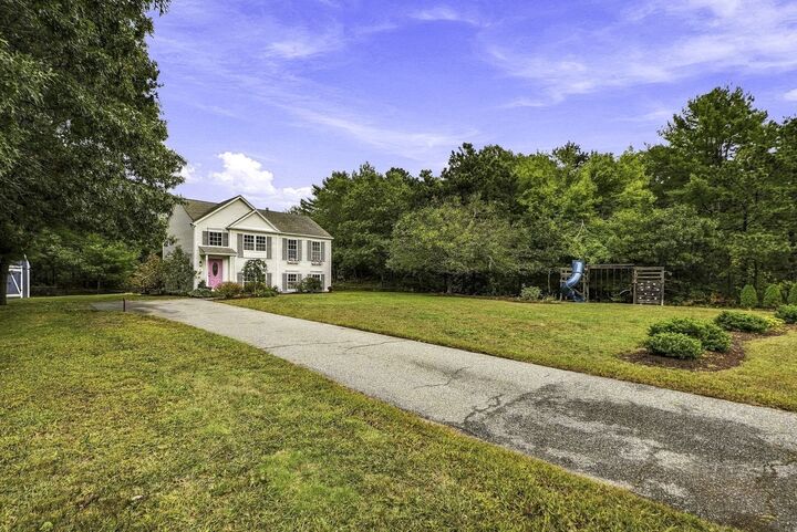 Property Photo:  8 Thompson Cir  MA 02360 
