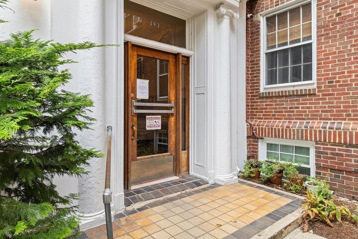 Property Photo: 393 Broadway 8 MA 02139