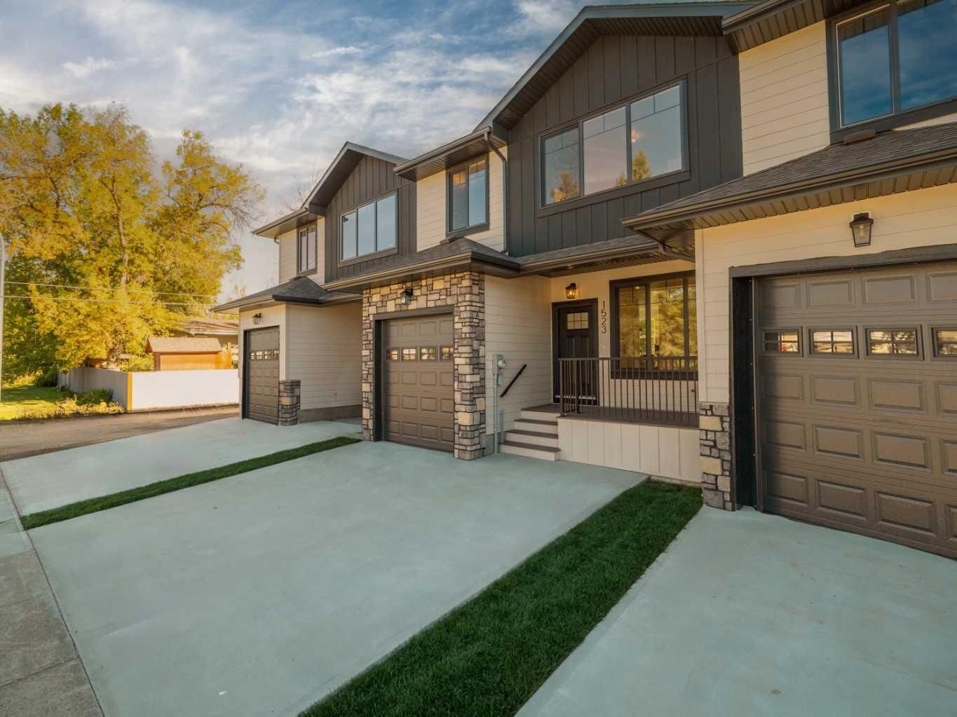 Property Photo:  1525 17 Street S  AB T1K 0W9 