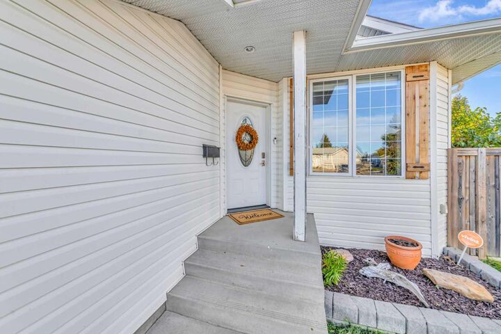 Property Photo:  2503 43 Avenue  SK S9V 2B8 