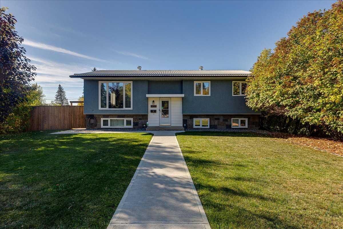 Property Photo:  3906 44 Street  AB T4J 1B3 