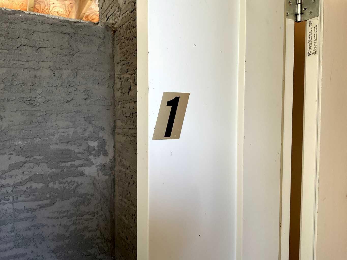 Property Photo:  5524 49 Avenue 1  SK S9V 0V4 