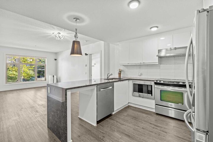 Property Photo:  25 Aspenmont Heights SW 103  AB T3H 0E4 