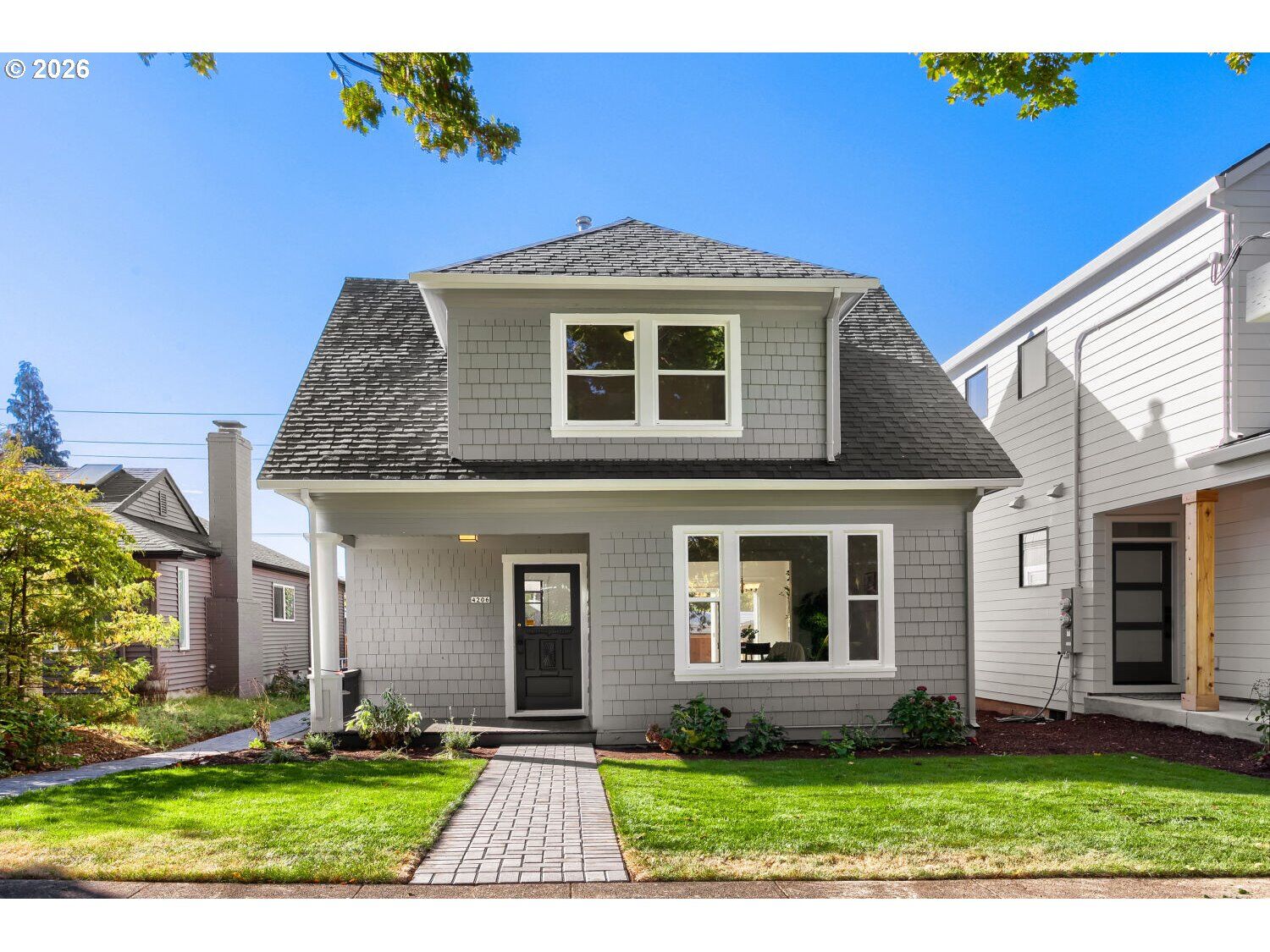 Property Photo: 4206 SE Ellis St OR 97206