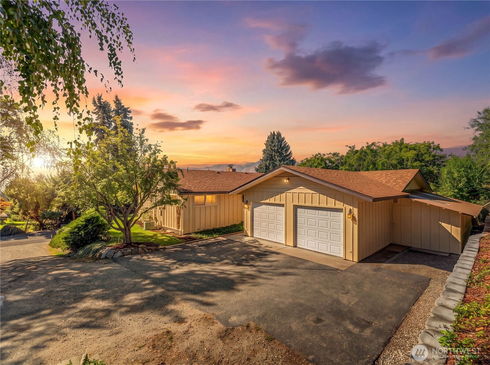 Property Photo: 116 View Ridge Circle WA 98801
