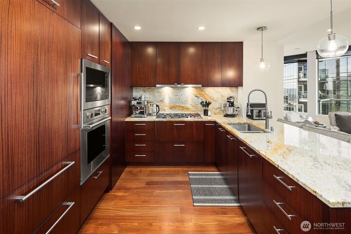 Property Photo: 500 106th Avenue NE 3109 WA 98004