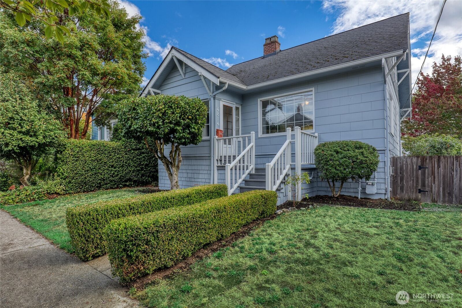 Property Photo:  4814  36th Avenue NE  WA 98105 