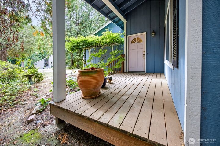 Property Photo: 2336 Killarney Ct NW WA 98502