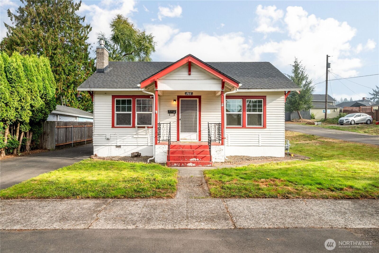 Property Photo:  707  Ayers Street  WA 98626 