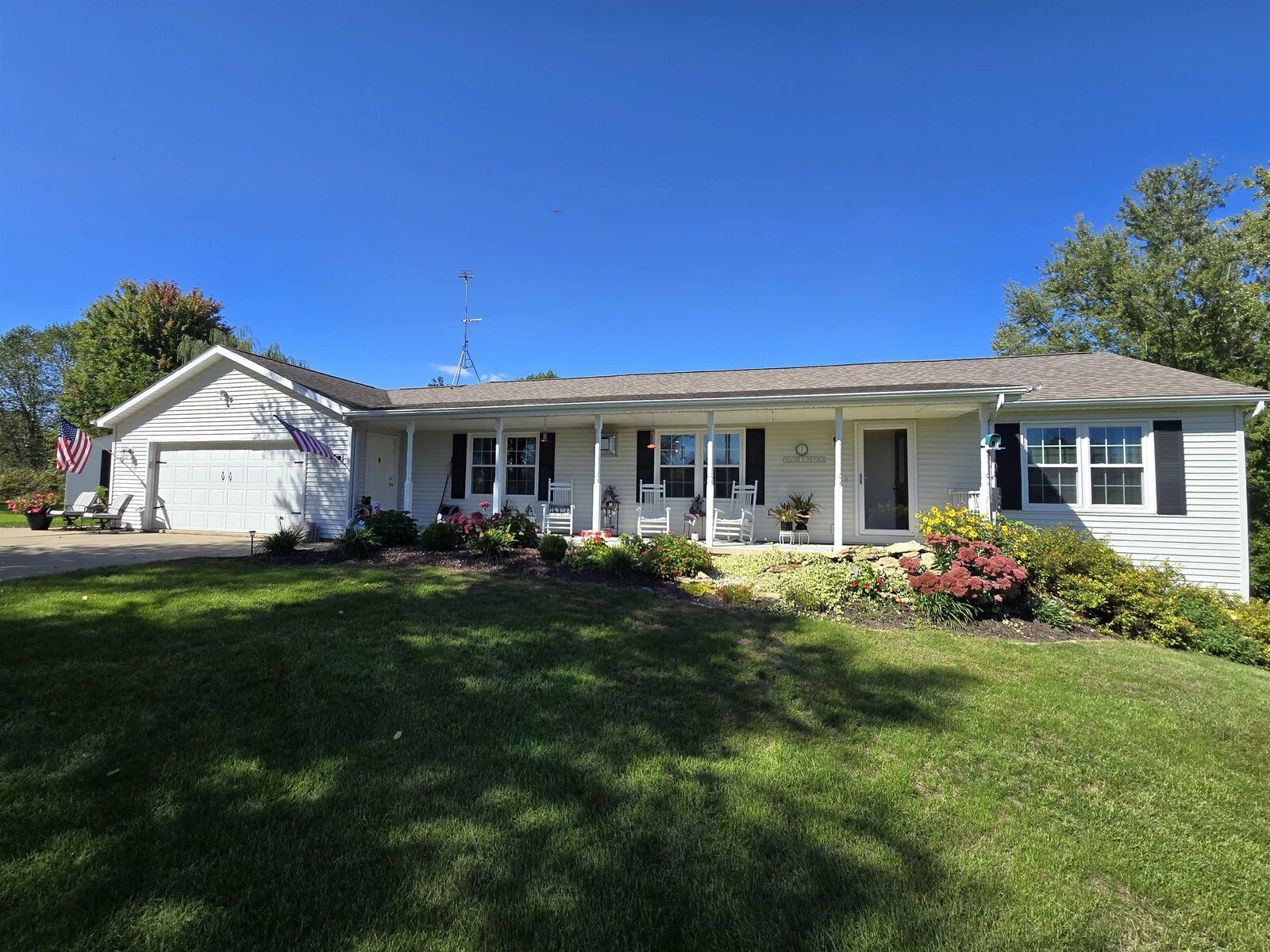 Property Photo:  8A137 Revere Court 8A136 &Amp 8A139 Revere Ct.  IL 61001 