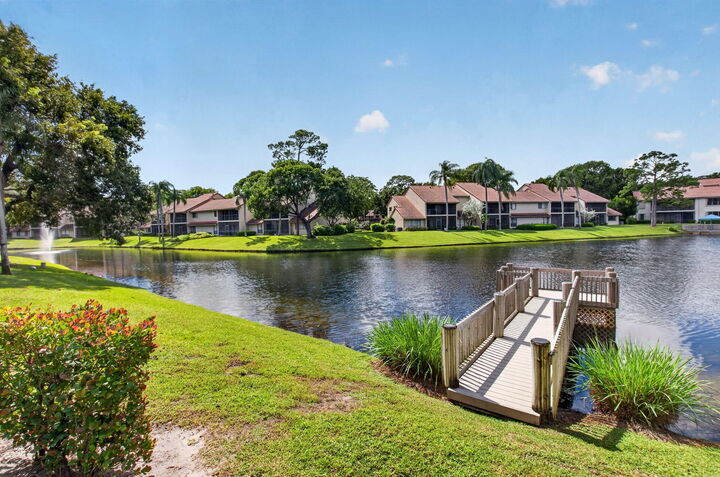 Property Photo: 5621 Coach House Circle FL 33486