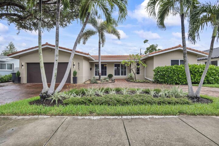 Property Photo: 6321 NE 22nd Avenue FL 33308