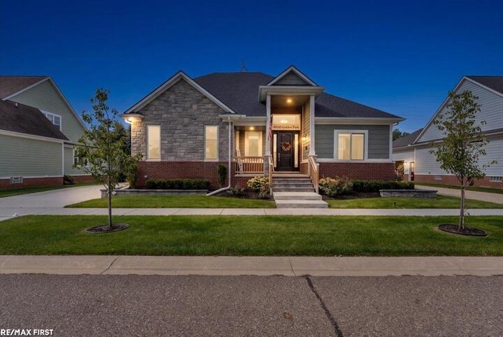 Property Photo:  49345 Golden Park Drive  MI 48315 