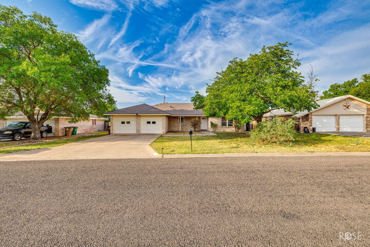 Property Photo:  231 Dellwood Drive  TX 76903 