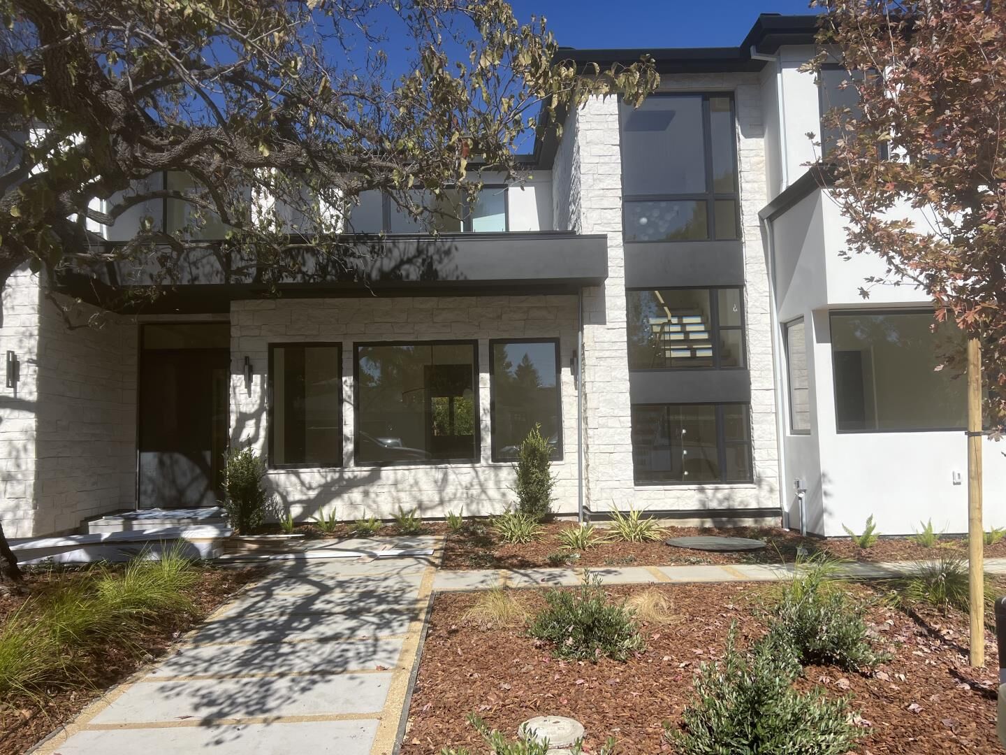 Property Photo:  900 Wallea Drive  CA 94025 
