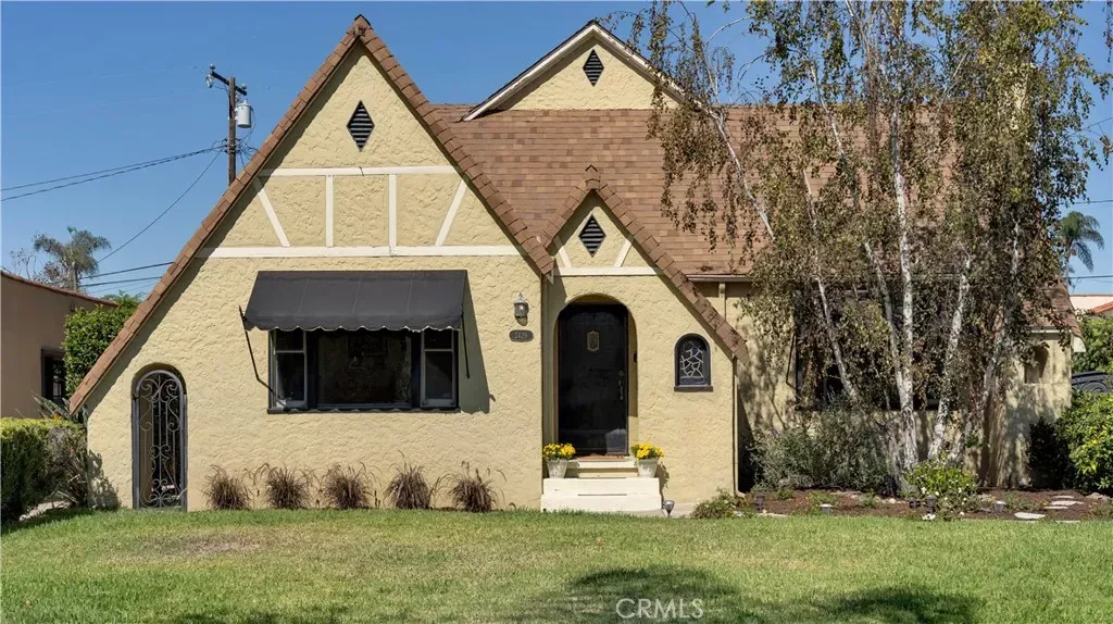 Property Photo: 2429 N Heliotrope CA 92706