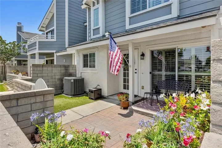 Property Photo:  199 N Magnolia Avenue D  CA 92801 