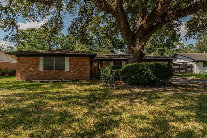 Property Photo:  2195 Shady Lane  TX 77706 