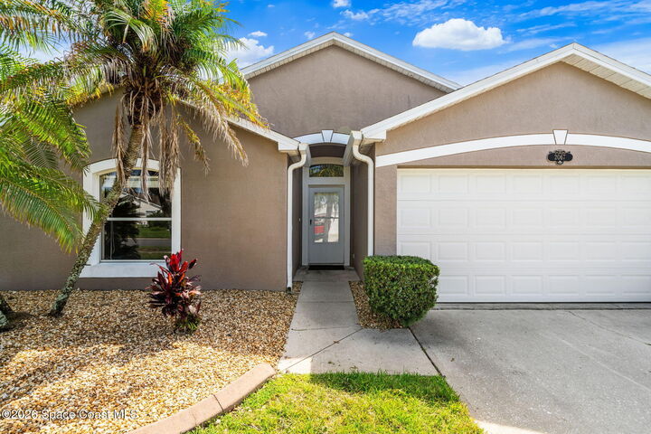 Property Photo: 2067 Deercroft Drive FL 32940