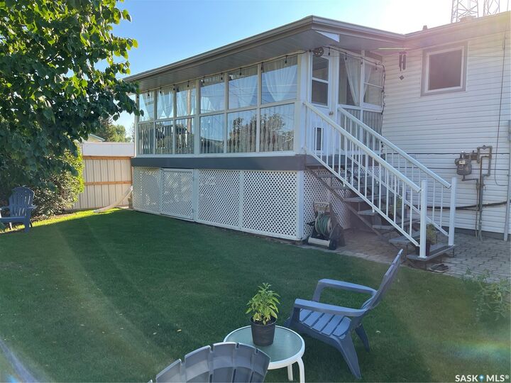 Property Photo:  518 Hamjea Street  SK S0E 0Y0 