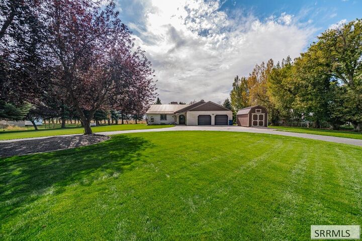 Property Photo:  4304 E 500 N  ID 83442 