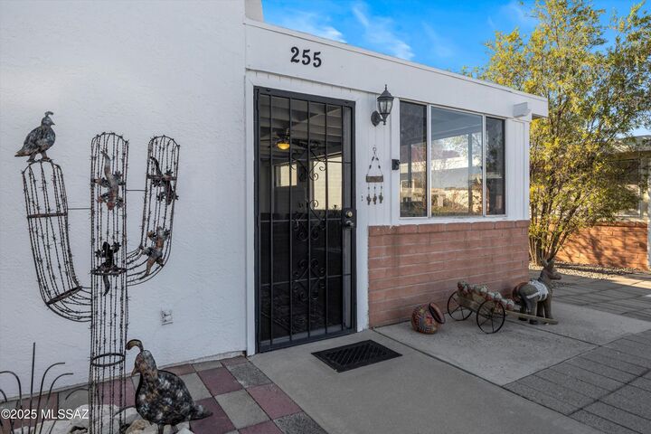 Property Photo:  255 N Paseo De Los Conquistadores  AZ 85614 