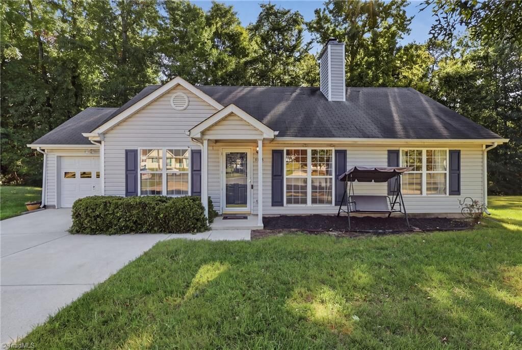 Property Photo: 4413 Bear Ridge Court NC 27406