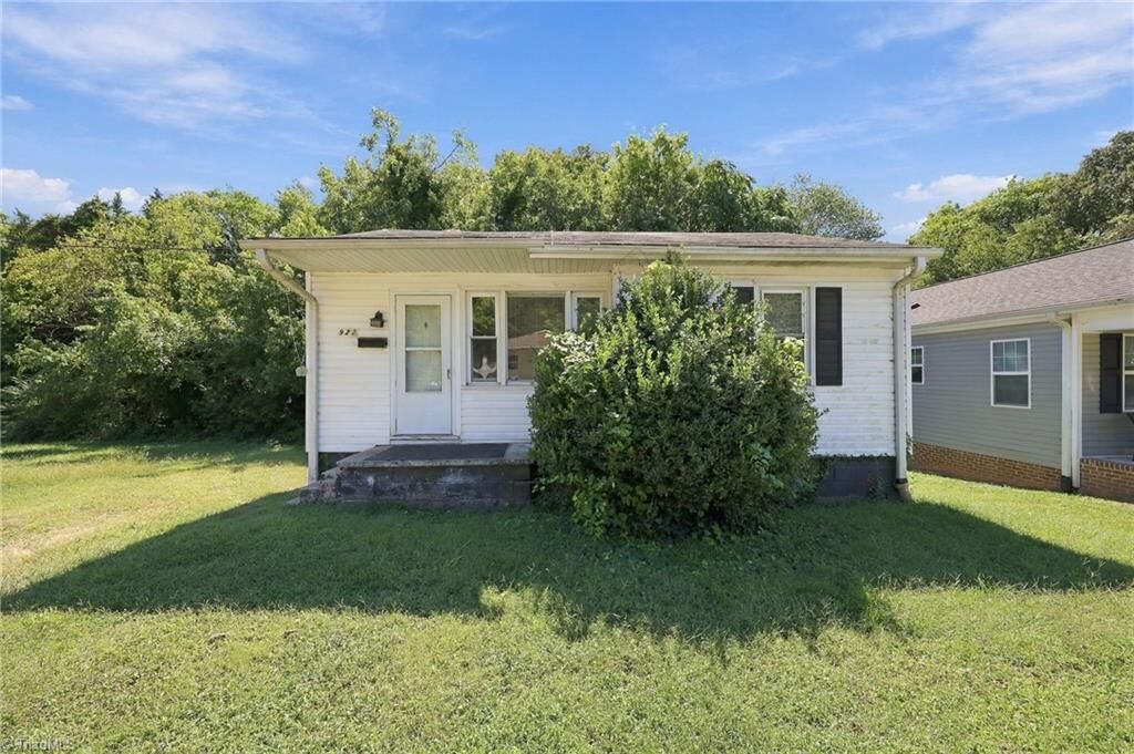 Property Photo: 922 Taft Street NC 27105
