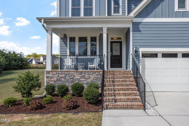Property Photo:  806 Thomas Falls Court  NC 27526 