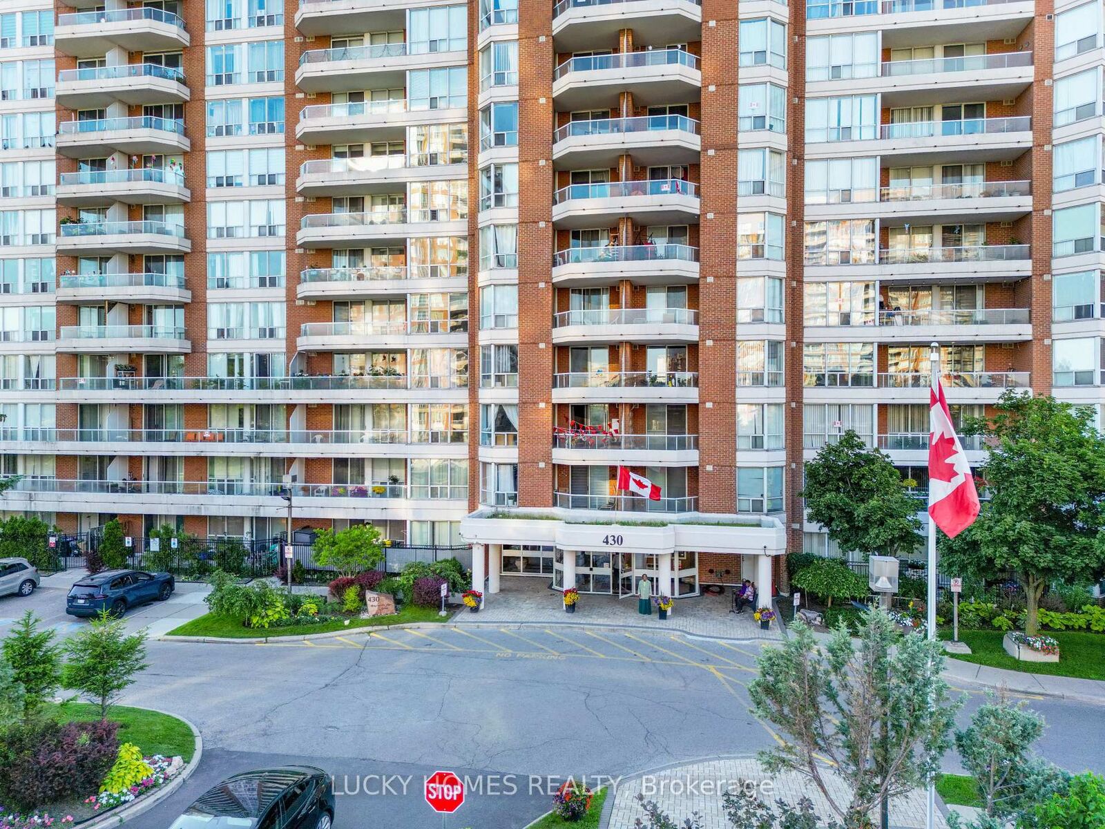 Property Photo:  430 McLevin Avenue 915  ON M1B 5P1 