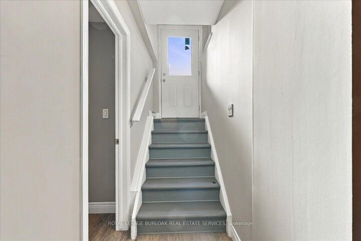 Property Photo:  17 Eby Street S Lower  ON N2G 3K6 