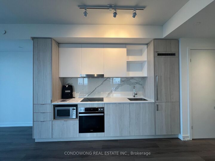 Property Photo:  138 Downes Street 6203  ON M5E 0E4 