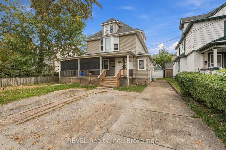 Property Photo:  132 Hellems Avenue  ON L3B 3B3 