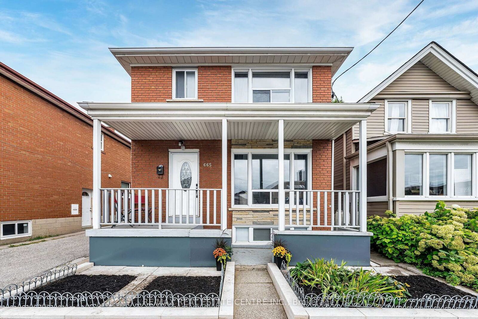 Property Photo:  665 Jane Street  ON M6N 4A6 