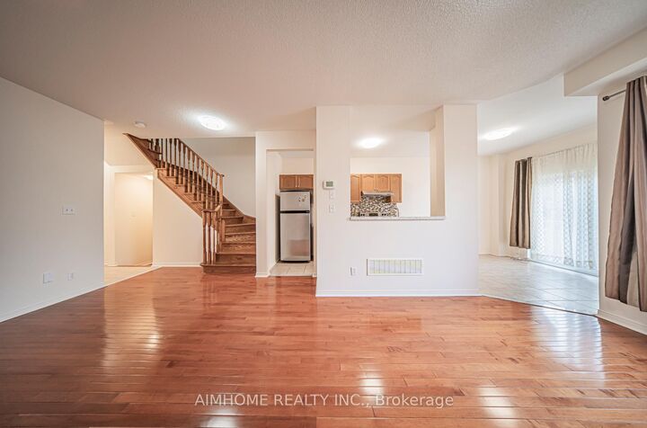 Property Photo:  688 Courtney Valley Road  ON L5V 0C3 