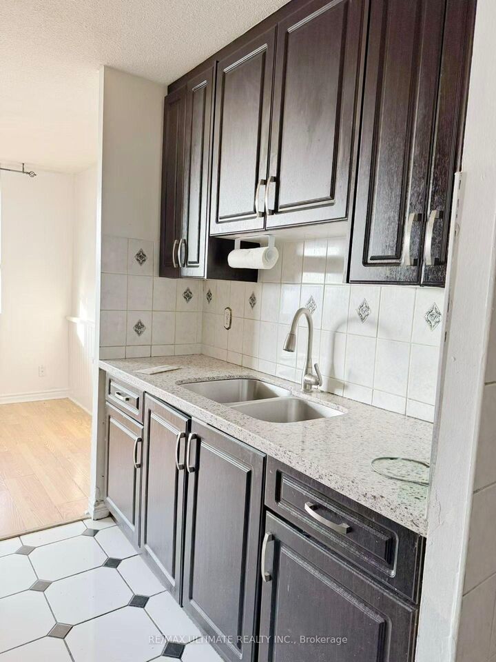 Property Photo:  1950 Kennedy Road 1410  ON M1P 4S9 
