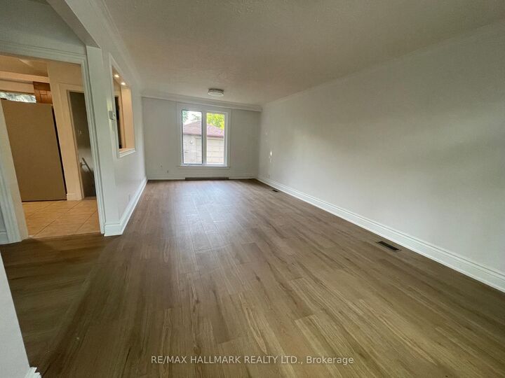 Property Photo:  116 Cartier Crescent Main Floor  ON L4C 2N6 