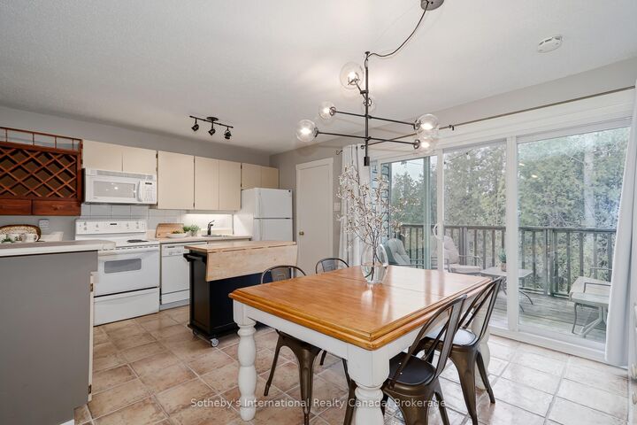 Property Photo:  214 Escarpment Crescent 214  ON L9Y 5B4 