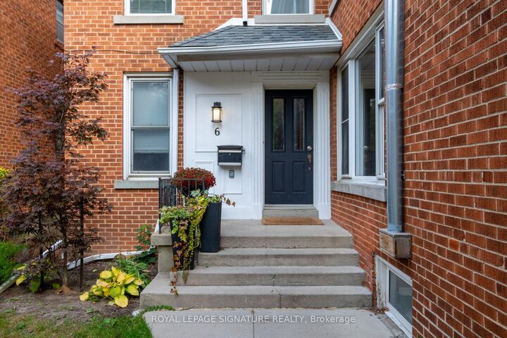 Photo de la propriété: 6 Markdale Avenue 1 ON M6C 1S9
