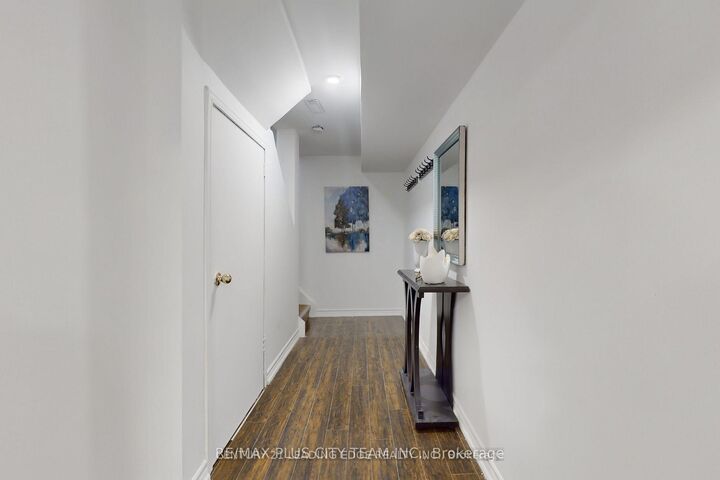 Property Photo:  1071 Summitview Crescent Bsmt  ON L1K 2K5 