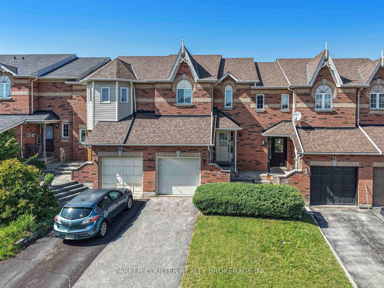 Property Photo:  16 Drake Drive  ON L4N 8W3 