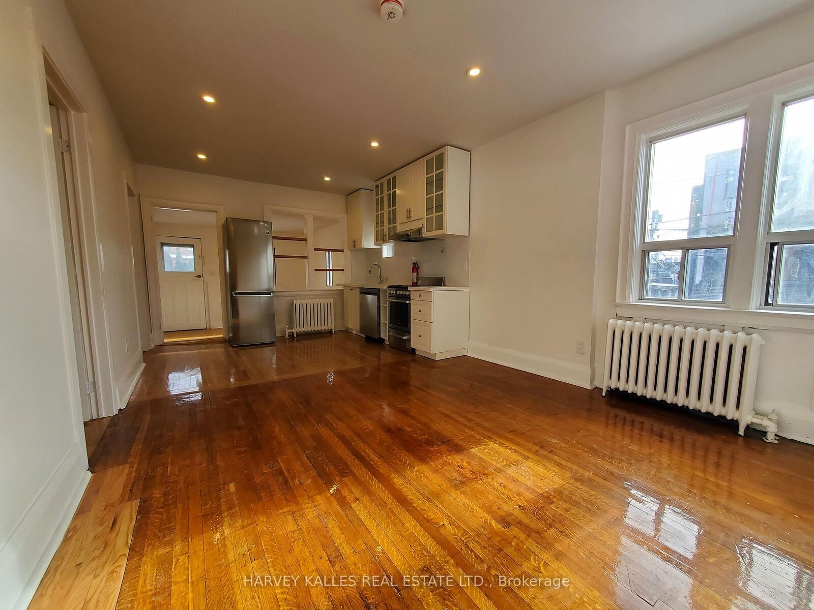 Property Photo: 15 Alberta Avenue 2 ON M6H 2R5
