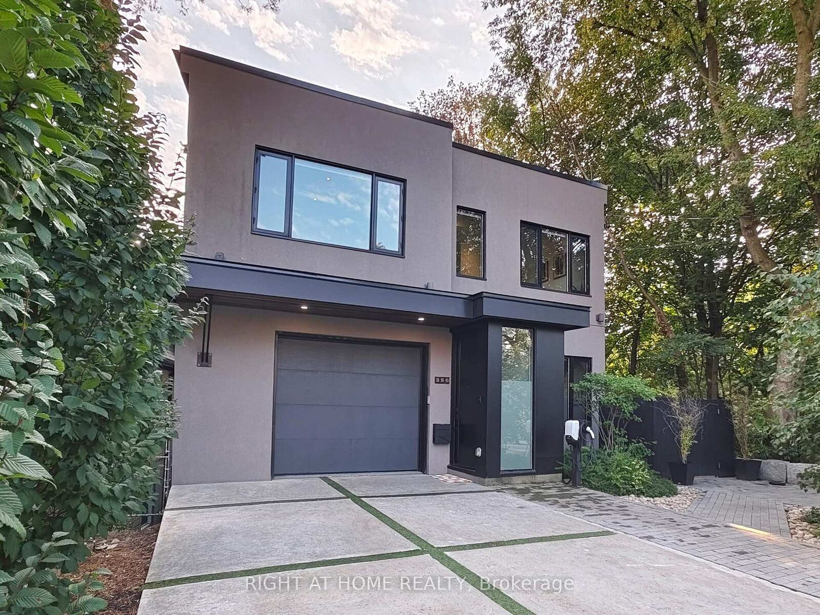 Property Photo:  386 Rosewell Avenue  ON M4R 2B4 
