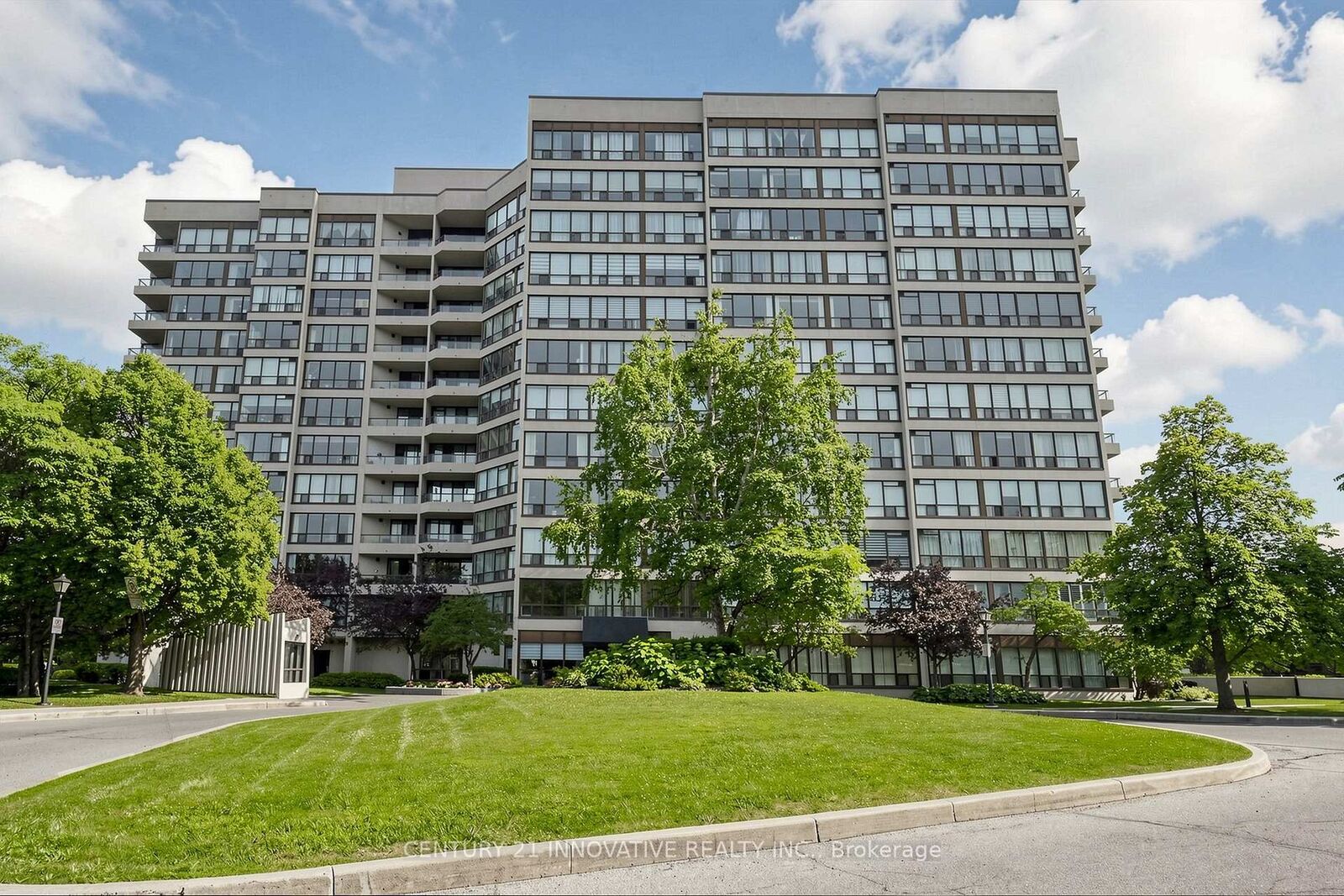 Property Photo:  12 Laurelcrest Street 912  ON L6S 5Y4 