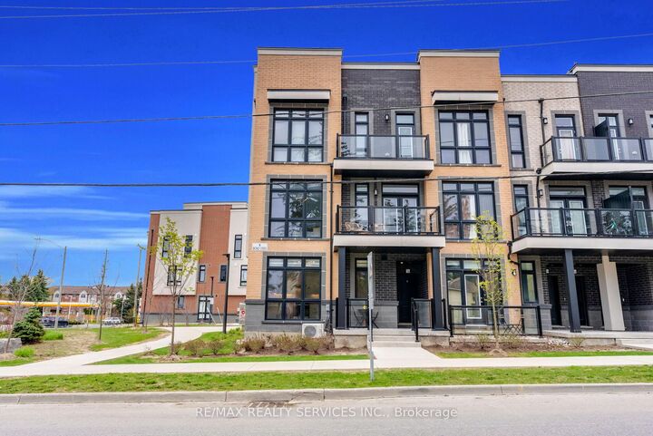 Property Photo:  1 Bond Crescent 5  ON L4E 1J4 