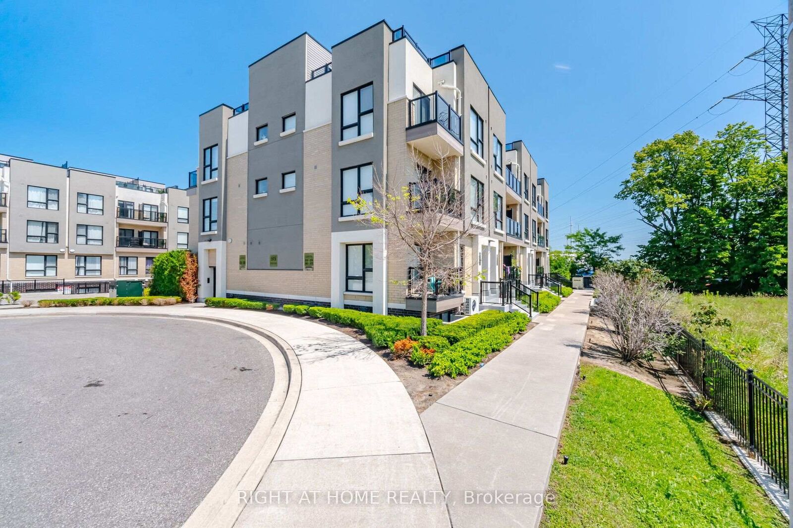 Property Photo:  515 Kingbird Grove 233  ON M1B 5R7 