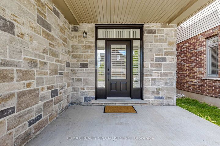 Property Photo:  117 Norma Crescent Main &Amp Upper  ON N1E 0K5 
