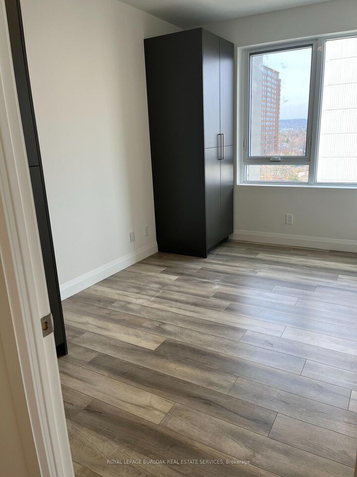 Property Photo:  500 Brock Avenue 703  ON L7S 0A5 