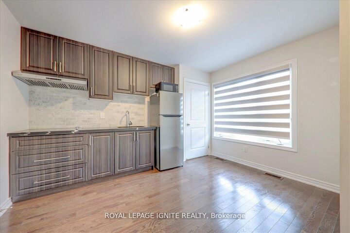 Property Photo:  11 Waterleaf Road  ON L6B 0Z3 